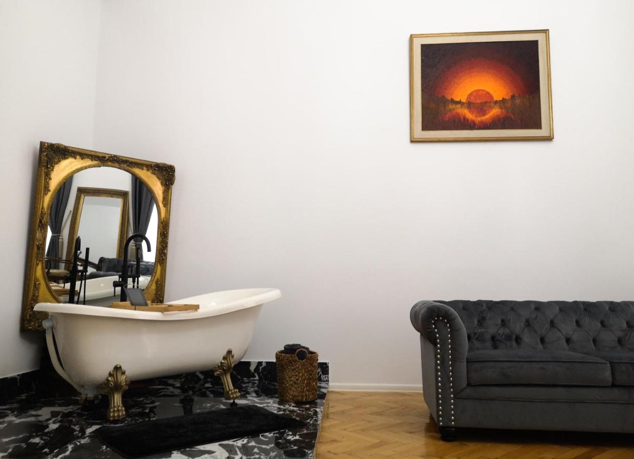 Mansion Josephina Lejlighed Cluj-Napoca Eksteriør billede